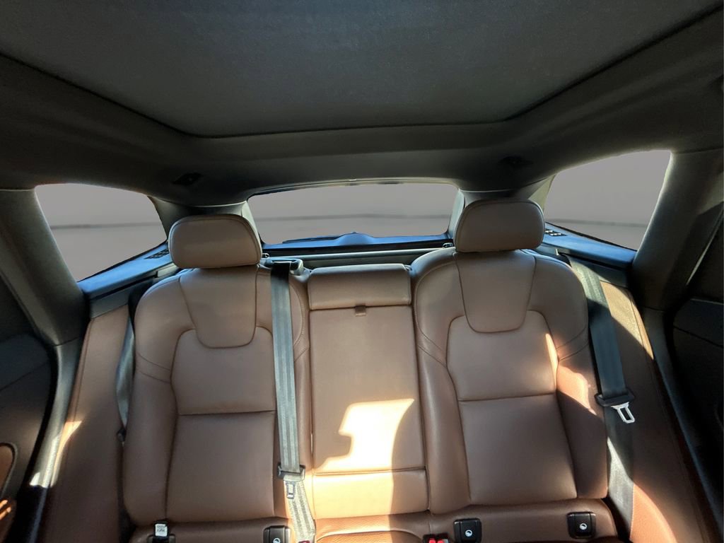 Used 2023 Volvo XC60 B5 Plus w/ Climate Package image 14