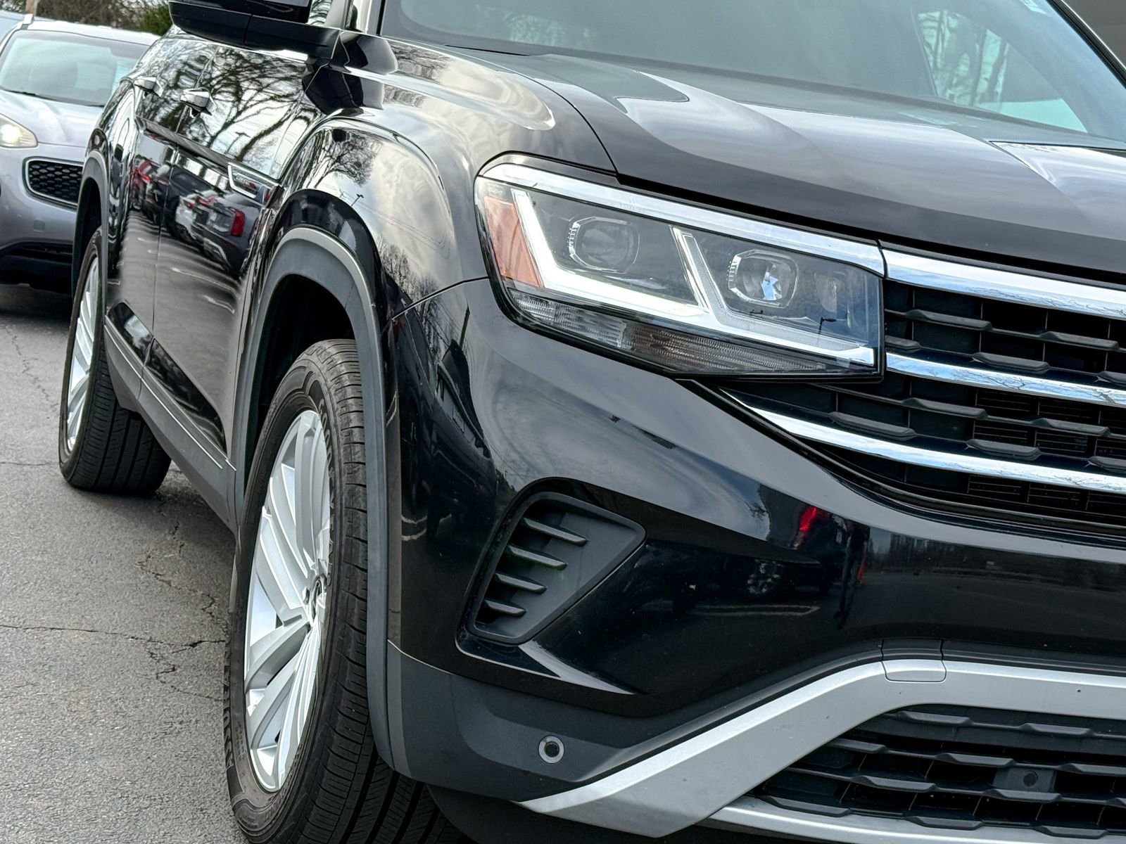 Used 2021 Volkswagen Atlas Cross Sport SE w/ Panoramic Sunroof Package AWD/4WD image 4