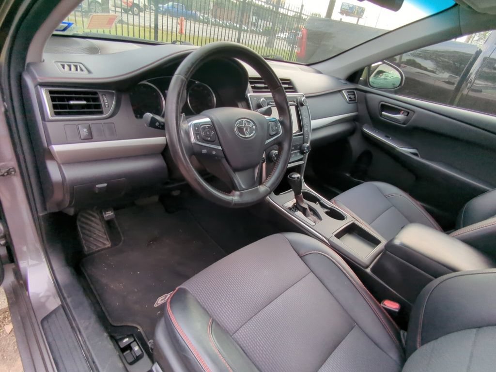 Used 2016 Toyota Camry SE FWD image 7