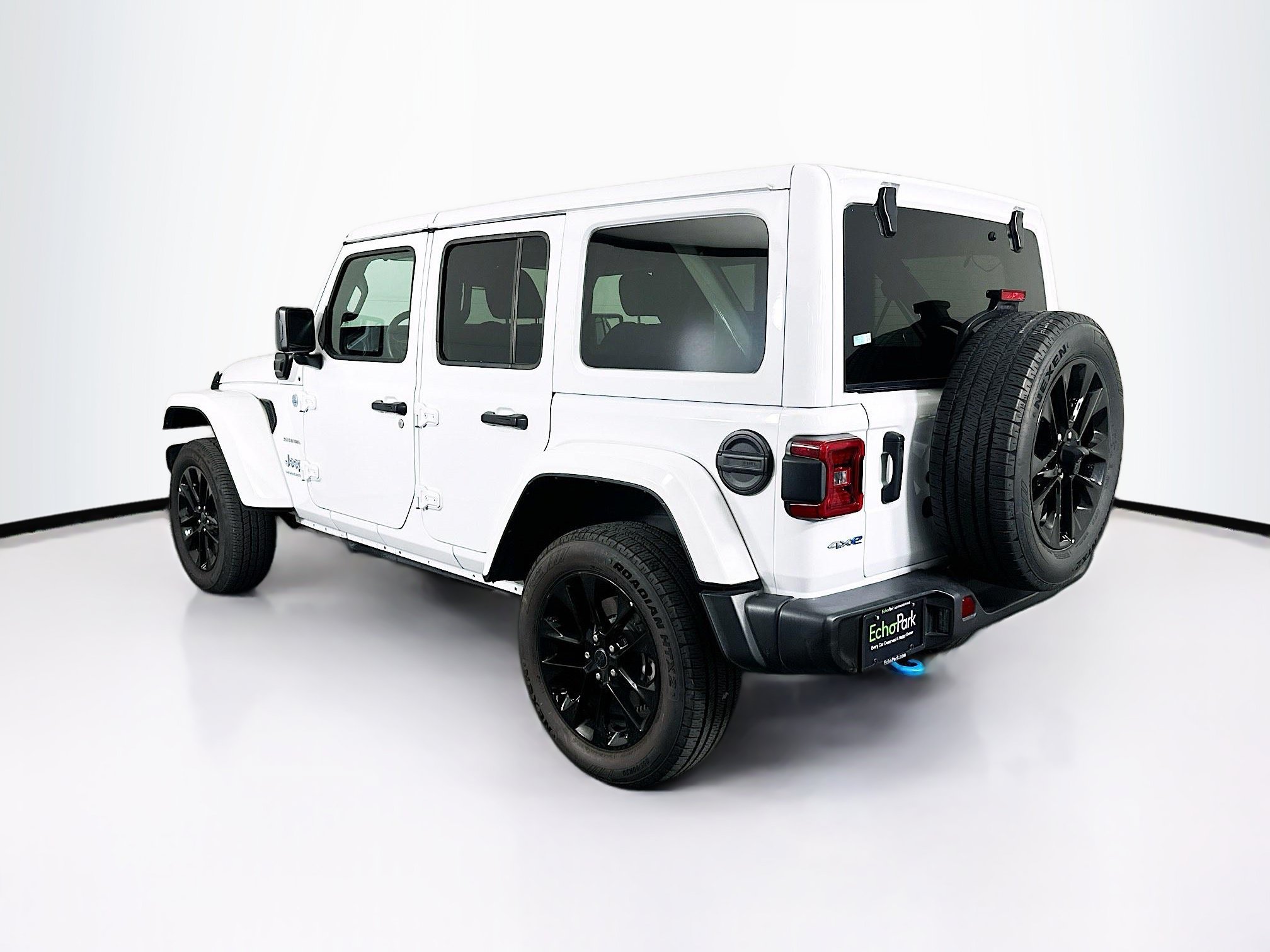 Used 2024 Jeep Wrangler Unlimited Sahara AWD/4WD image 5