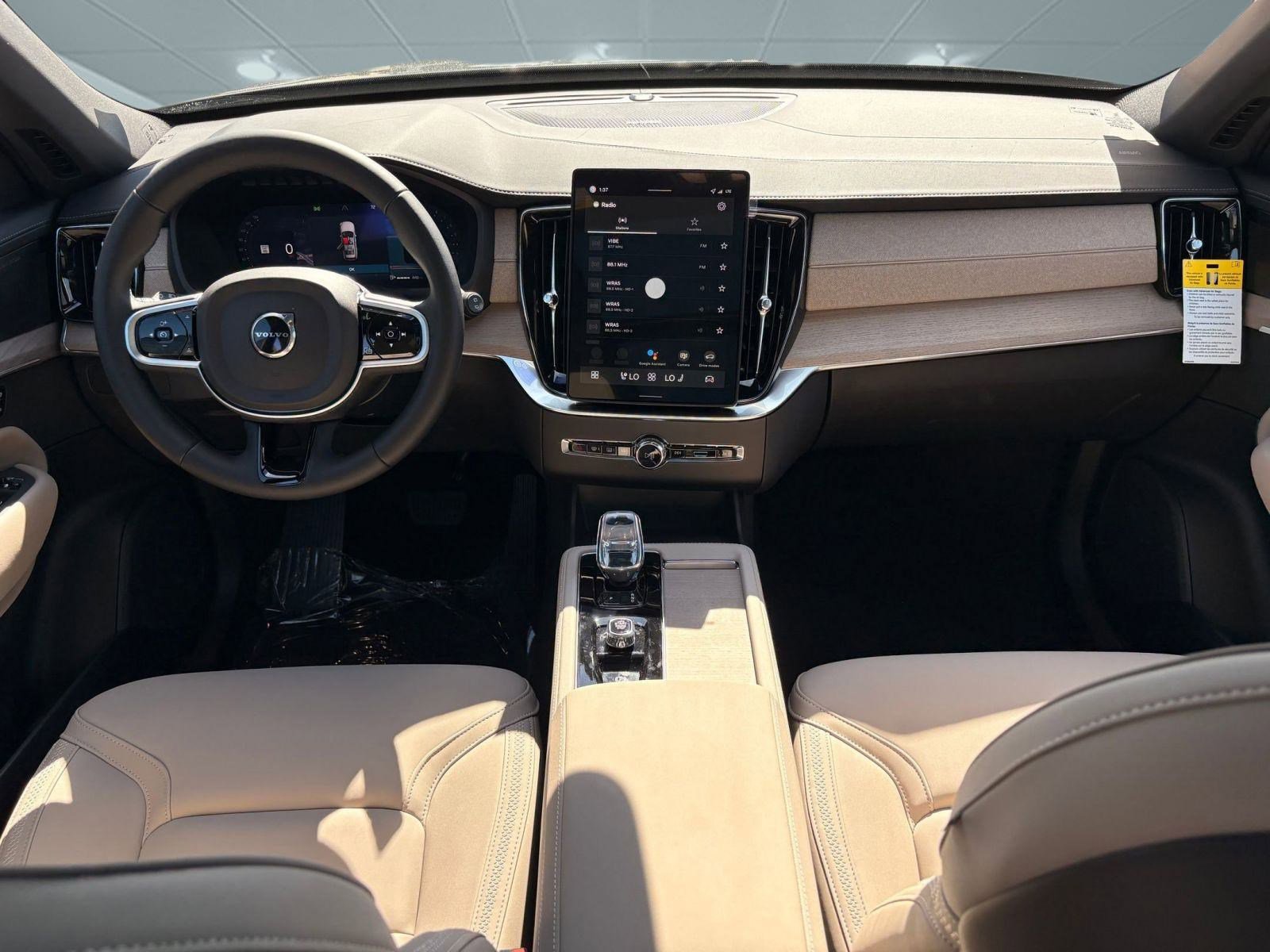 New 2026 Volvo XC90 B6 Plus w/ Protection Package image 17