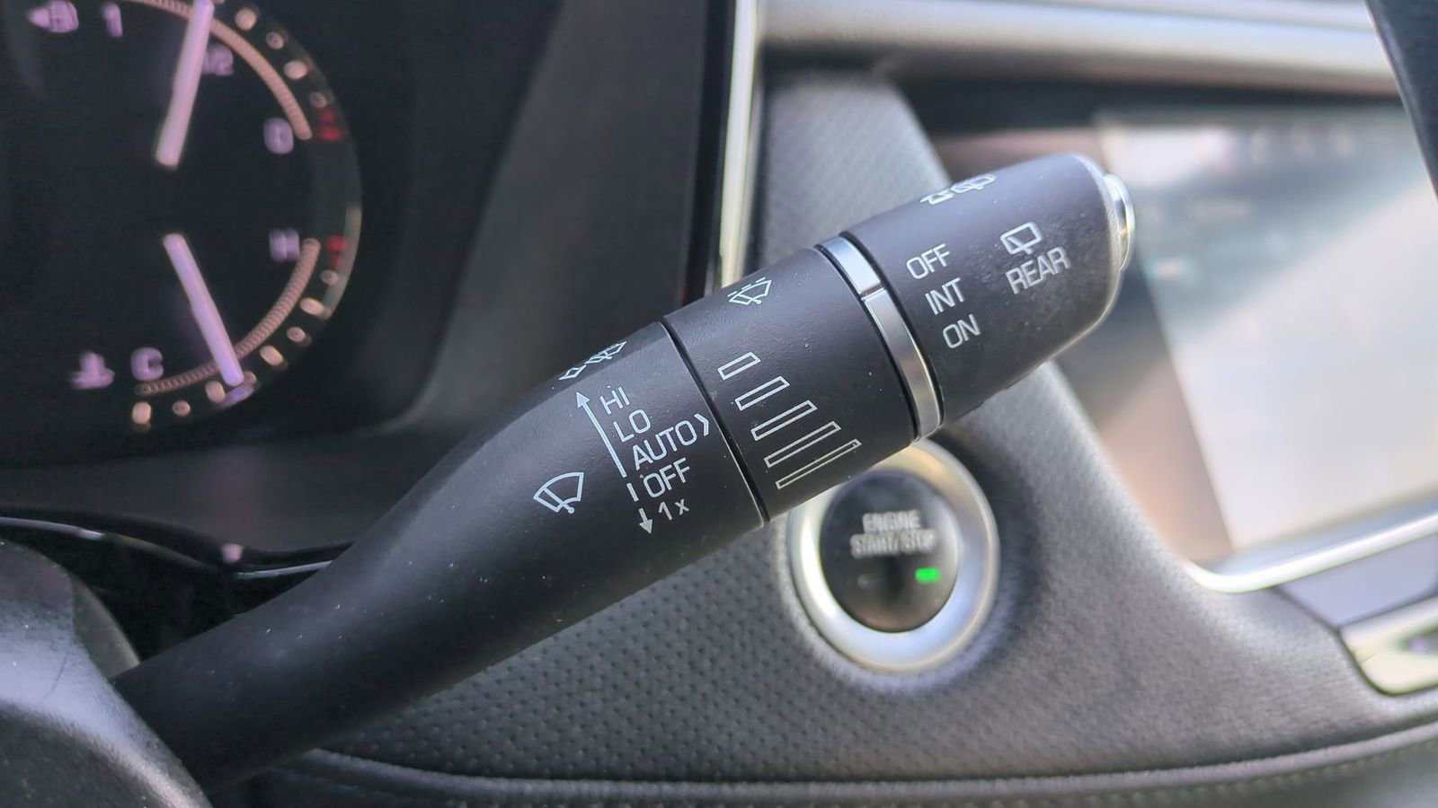 Used 2019 Cadillac XT5 FWD image 24