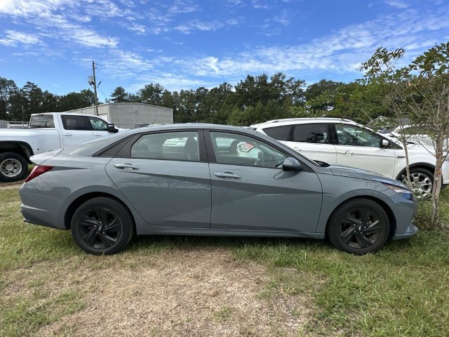 Used 2021 Hyundai Elantra SEL FWD image 17