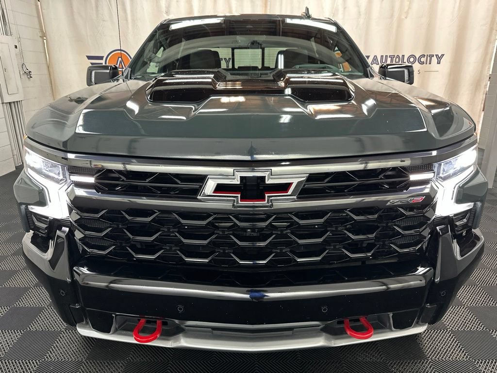 Used 2025 Chevrolet Silverado 1500 ZR2 w/ Technology Package AWD/4WD image 3