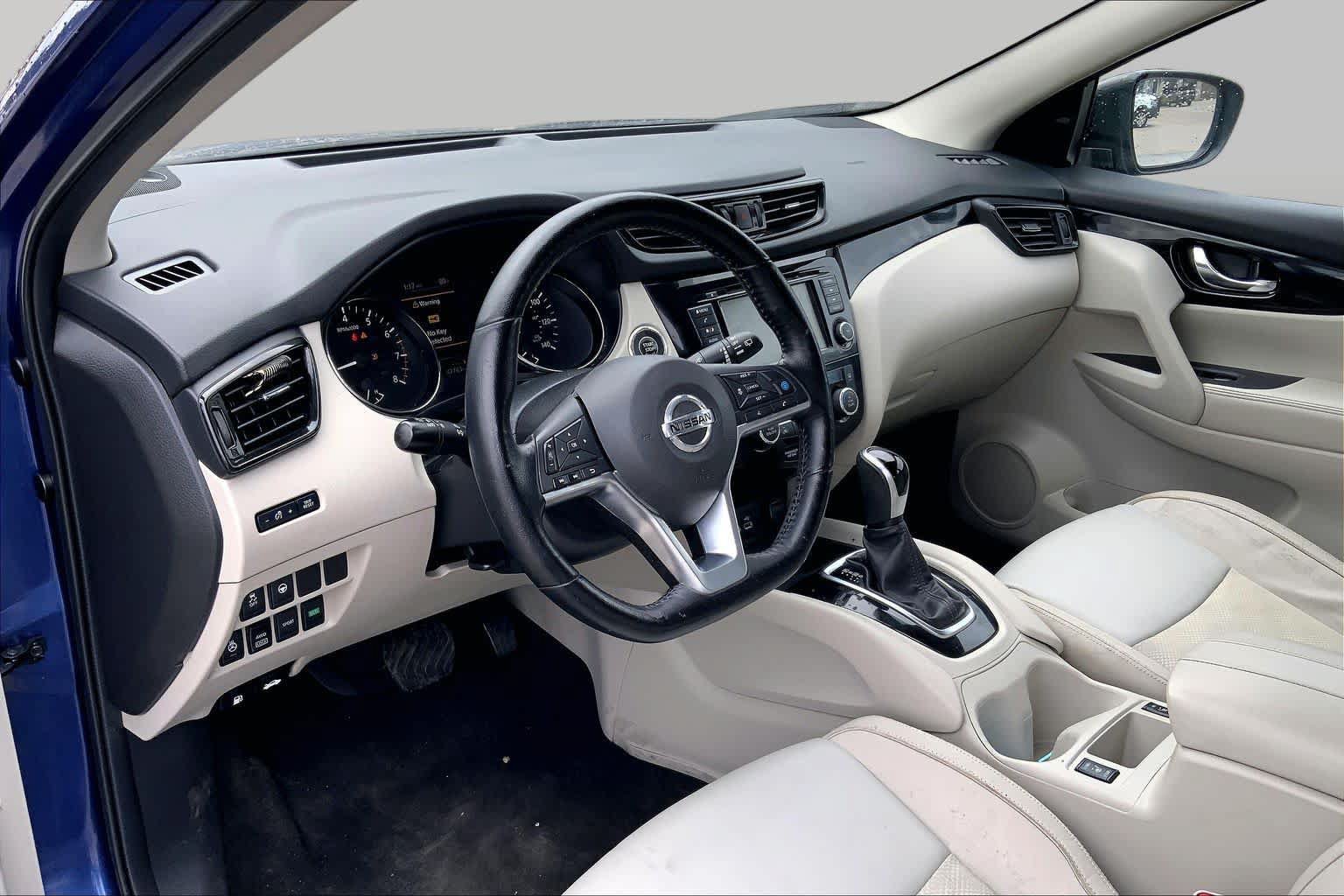 Used 2021 Nissan Rogue Sport SV w/ Technology Package AWD/4WD image 16