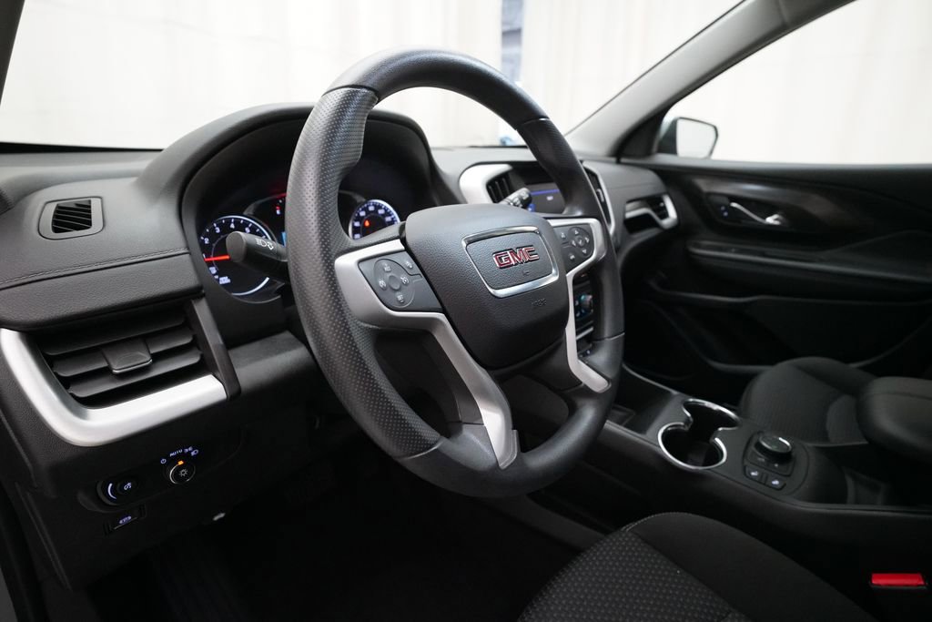 Used 2024 GMC Terrain SLE w/ Driver Convenience Package image 8