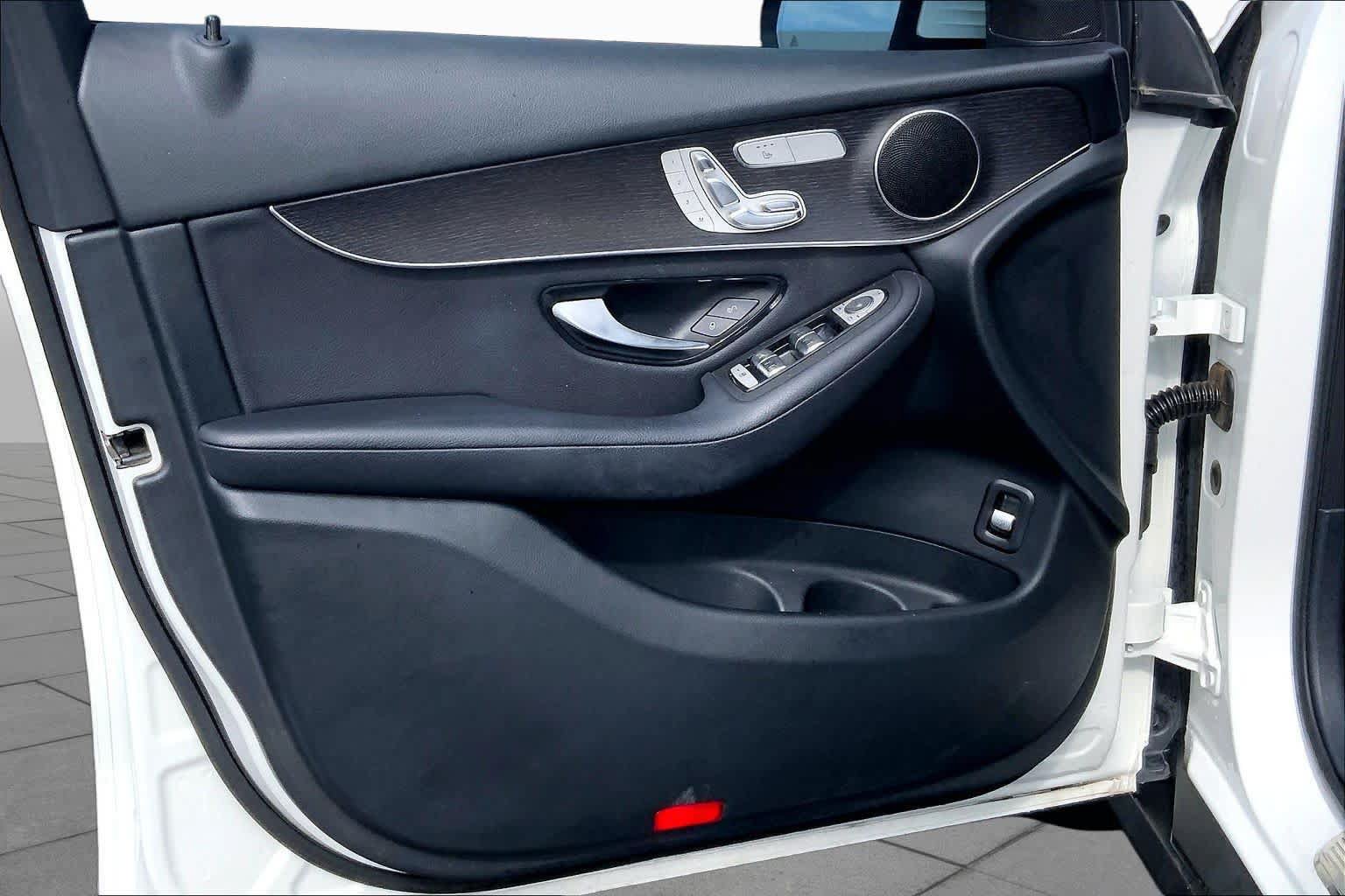 Used 2020 Mercedes-Benz GLC 300 image 22