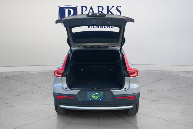 Used 2023 Volvo XC40 B5 Plus image 19