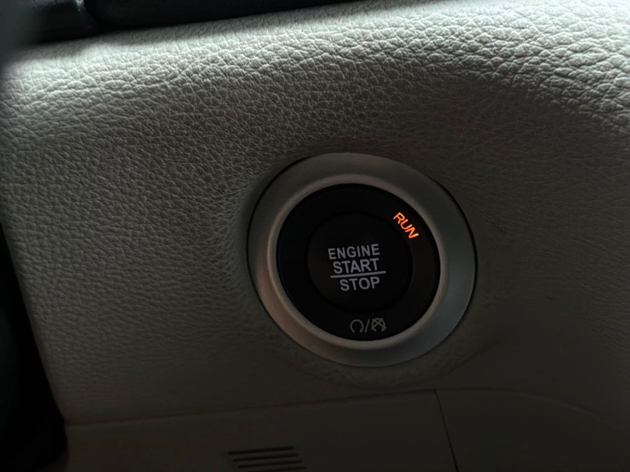 Used 2023 Chrysler Pacifica Touring-L FWD image 31