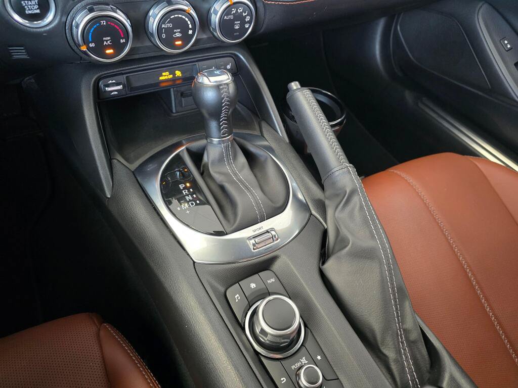 Used 2023 MAZDA MX-5 Miata Grand Touring RWD image 34