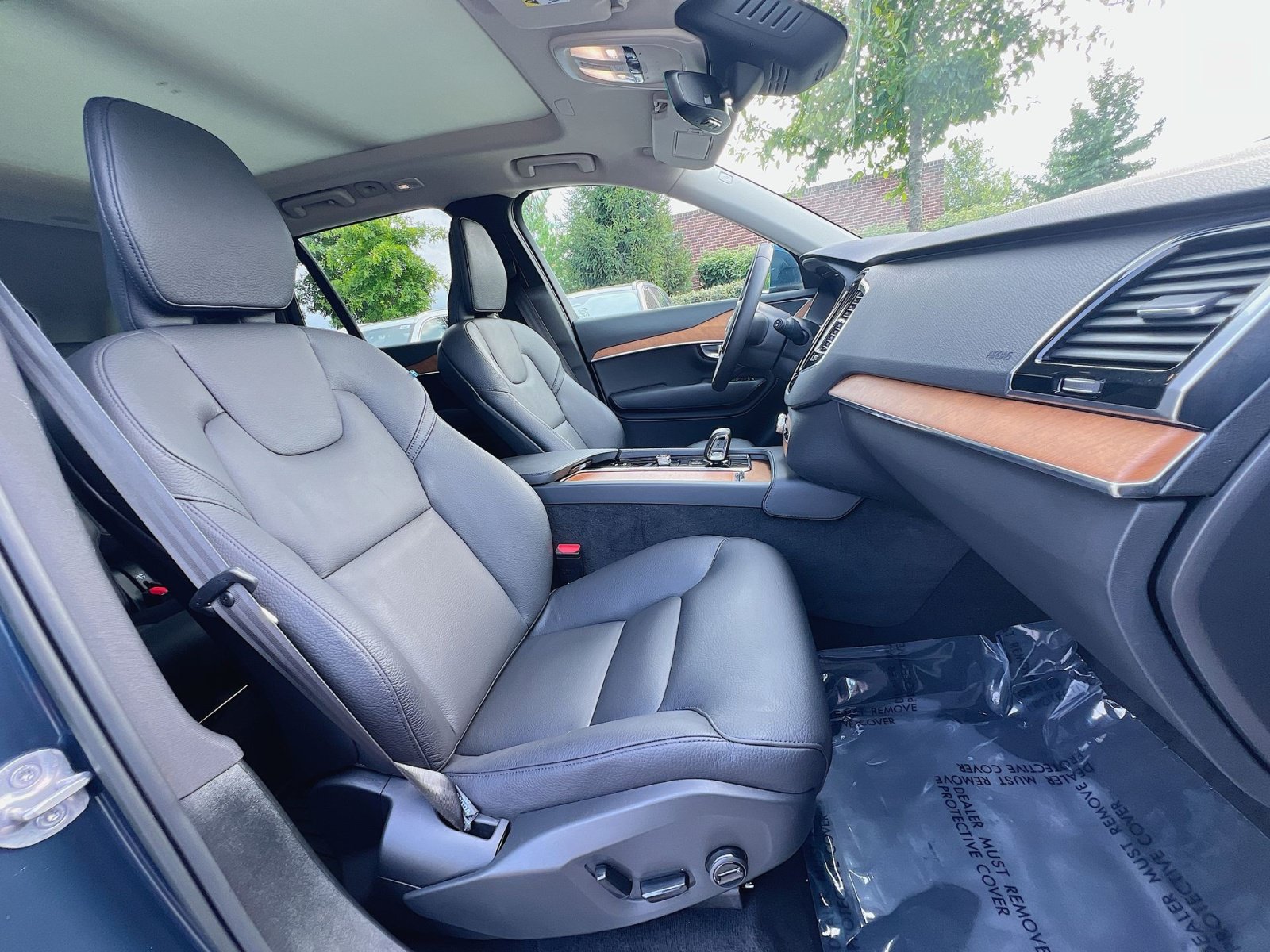 Certified 2023 Volvo XC90 B5 Plus w/ Protection Package Premier AWD/4WD image 28