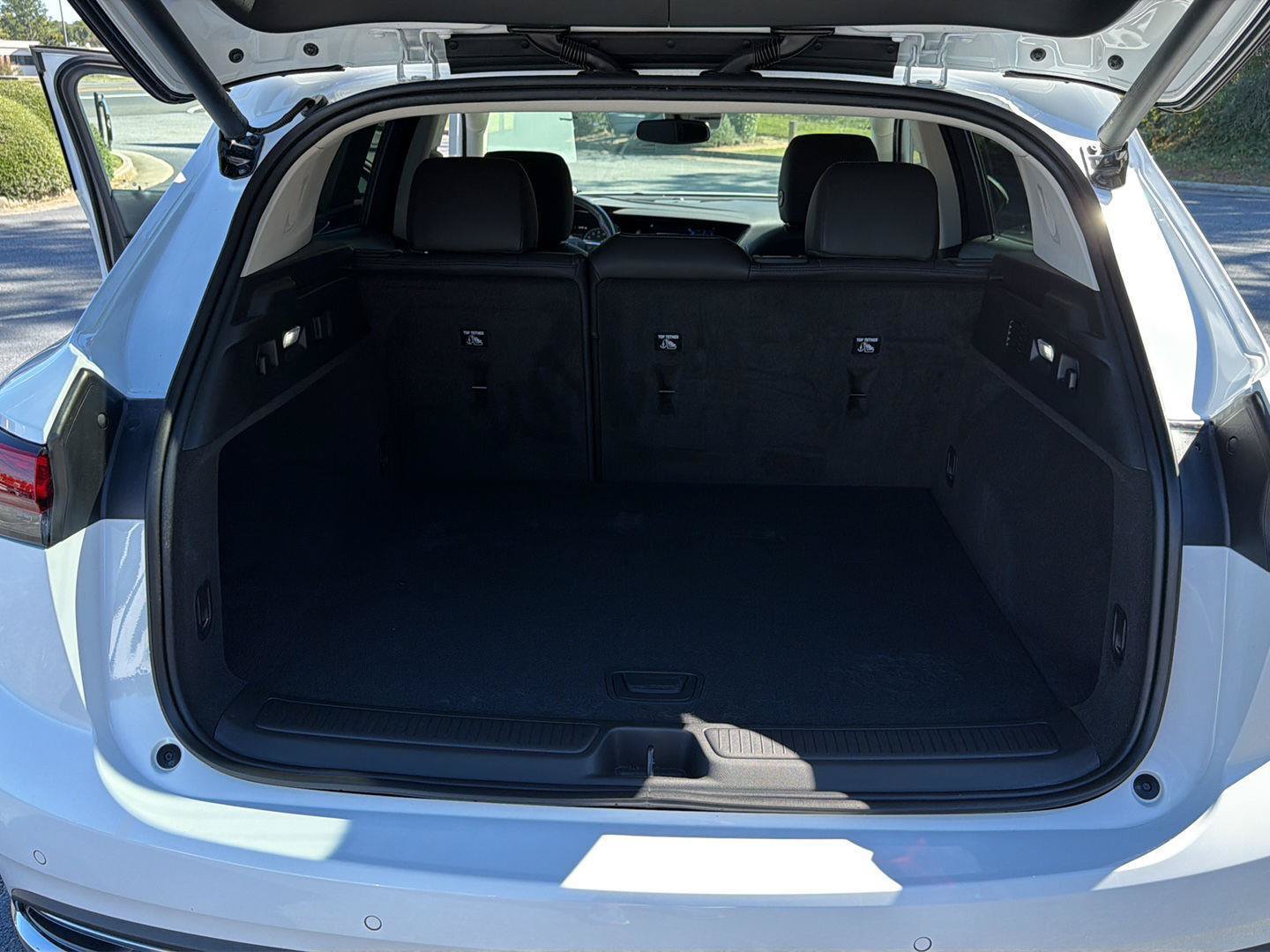 Used 2023 Buick Envision Essence w/ Technology Package I AWD/4WD image 36