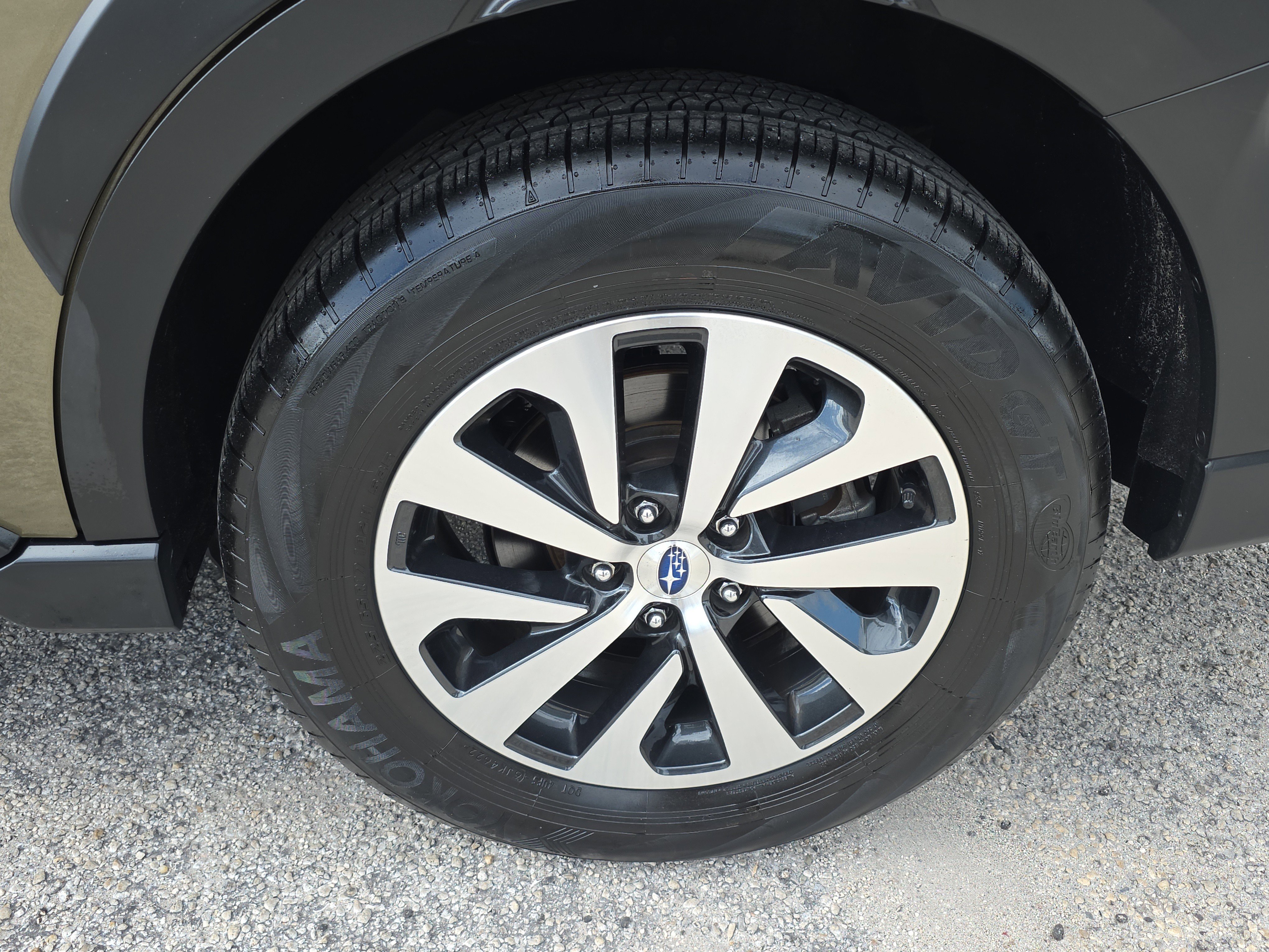 Used 2023 Subaru Outback Premium image 13