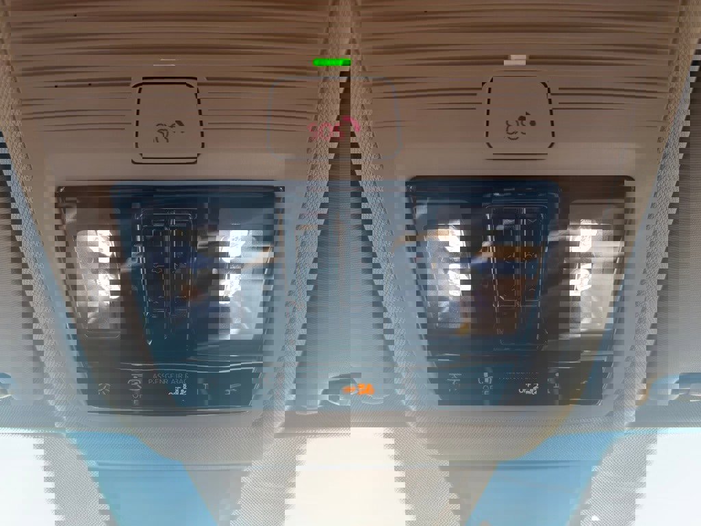 Used 2025 Volkswagen Atlas Peak Edition SE image 26