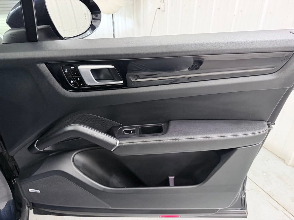 Used 2019 Porsche Cayenne S AWD/4WD image 39