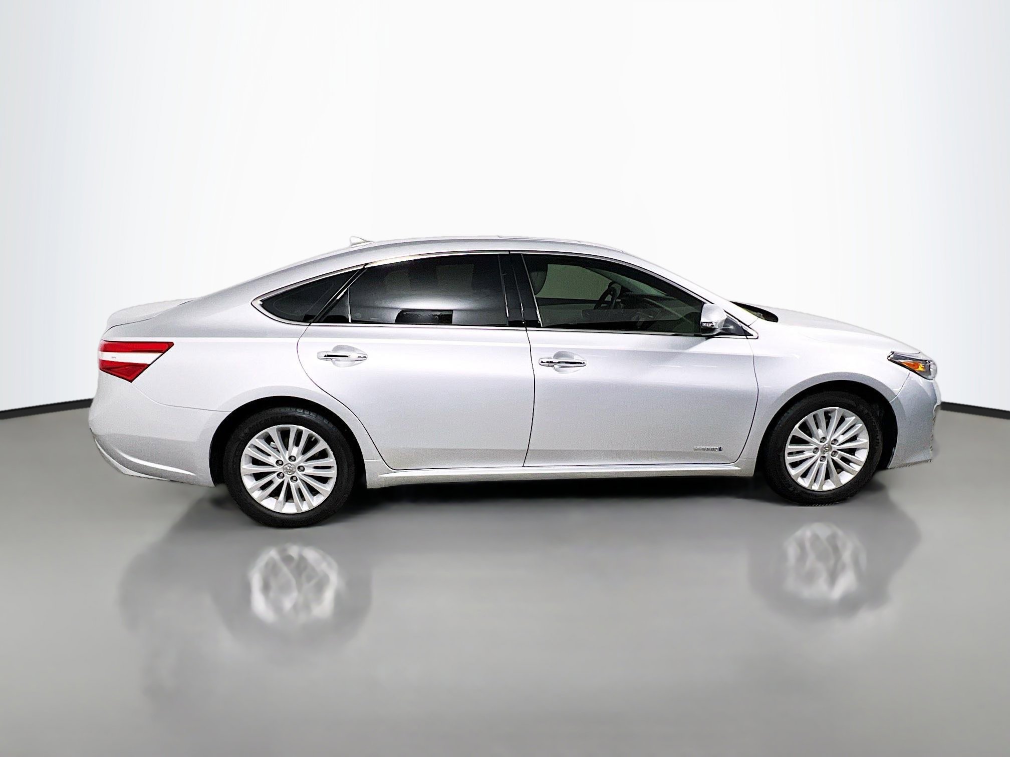 Used 2014 Toyota Avalon Limited FWD image 3