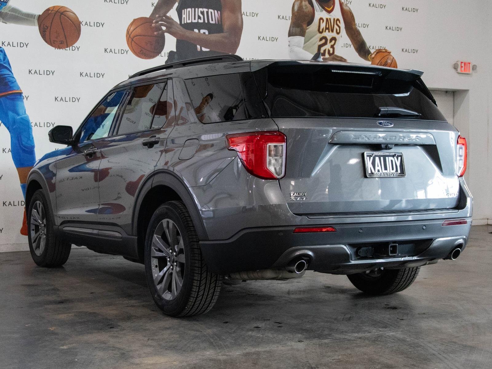 Used 2023 Ford Explorer XLT w/ Equipment Group 202A image 21