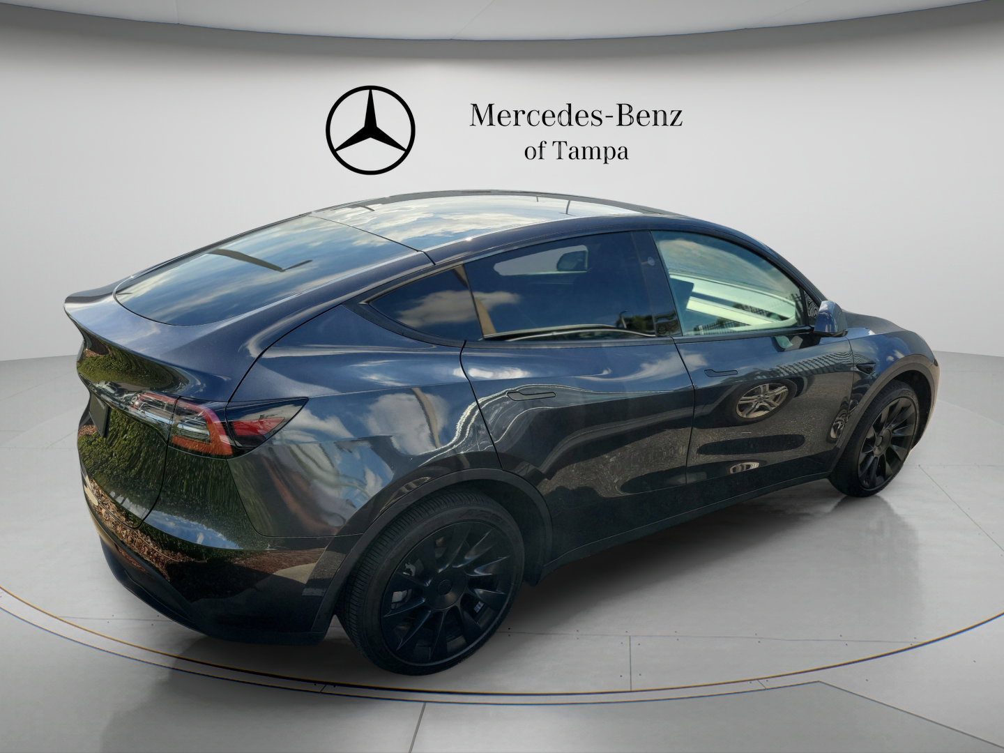 Used 2024 Tesla Model Y Long Range RWD image 6