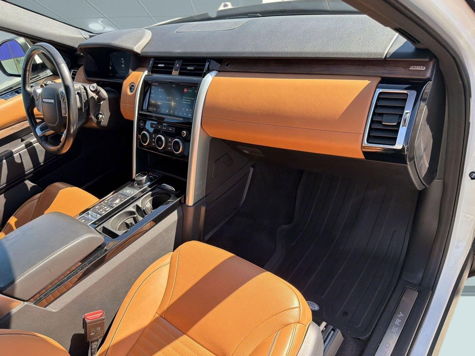 Used 2018 Land Rover Discovery HSE Luxury image 30