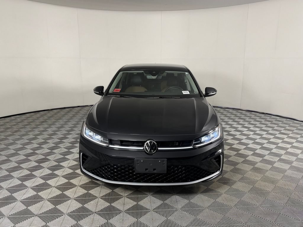 Used 2025 Volkswagen Jetta SEL FWD image 11