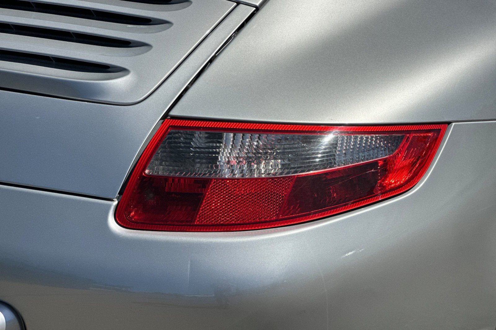 Used 2006 Porsche 911 Carrera RWD image 25