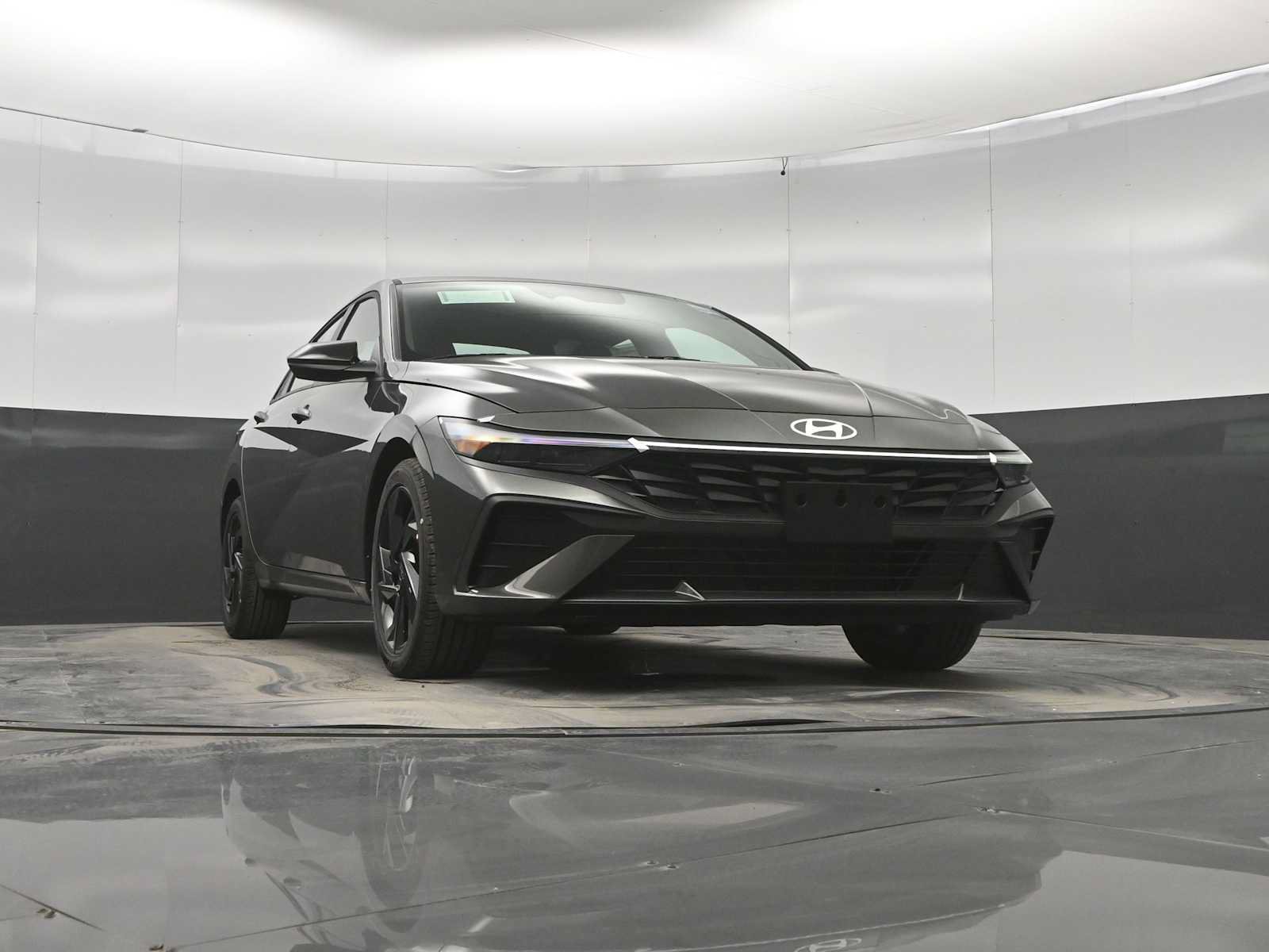 New 2026 Hyundai Elantra Sport FWD image 32