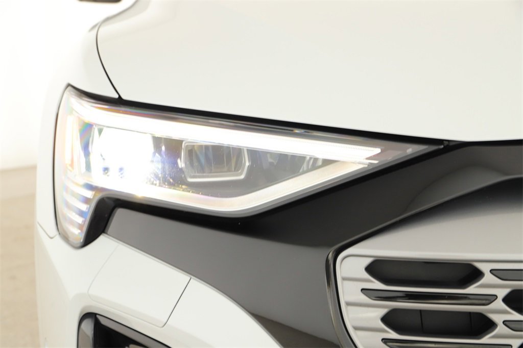 Used 2024 Audi Q8 e-tron Premium Plus w/ Premium Plus Package image 34