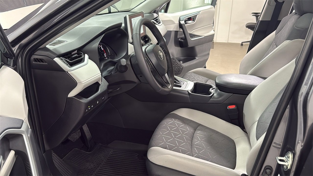 Certified 2025 Toyota RAV4 XLE w/ Convenience Package image 12