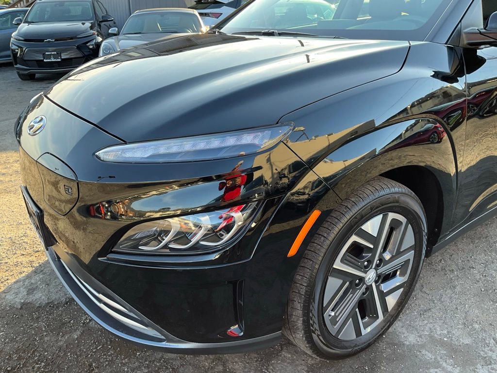 Used 2022 Hyundai Kona Limited w/ Cargo Package image 91