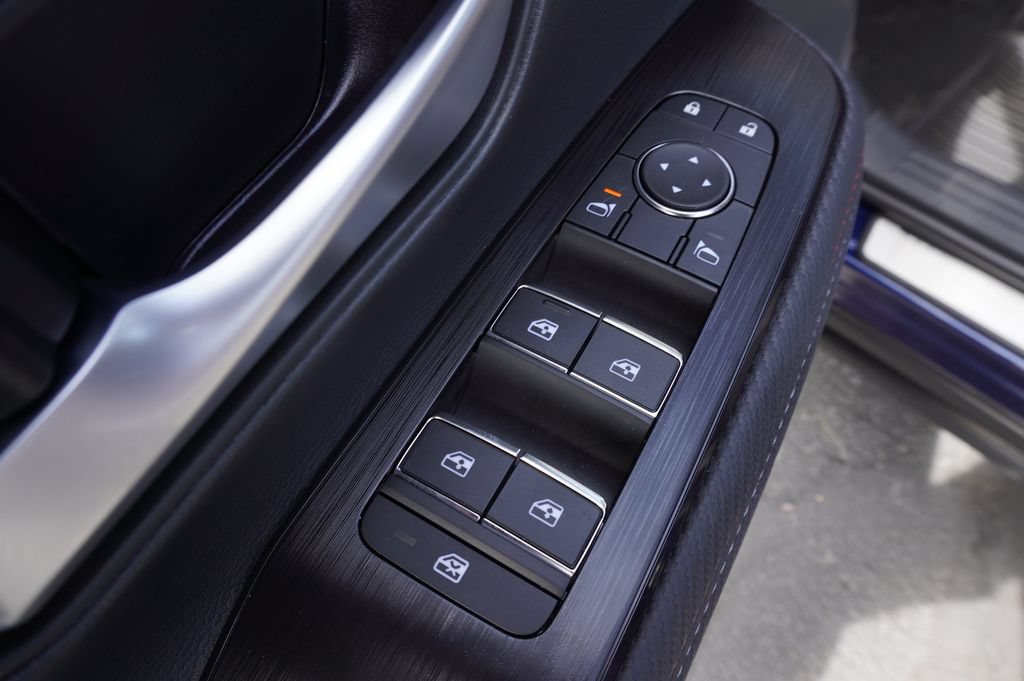 Certified 2025 Nissan Kicks SR w/ Illumination Package FWD image 15