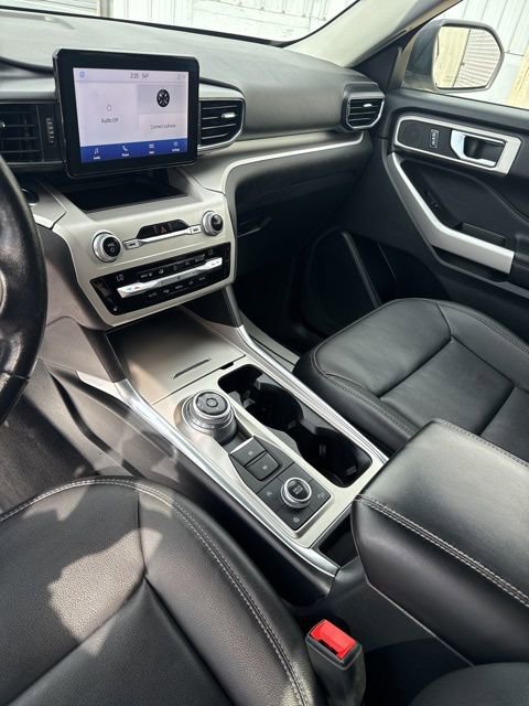 Used 2020 Ford Explorer XLT w/ Equipment Group 202A image 14