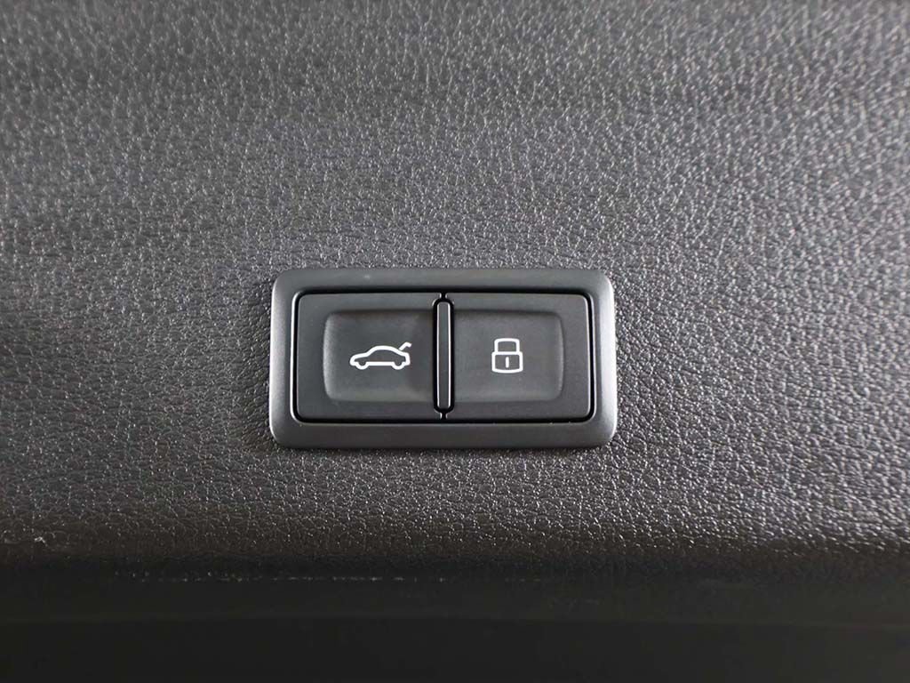 Used 2024 Audi Q8 e-tron Prestige w/ Prestige Package AWD/4WD image 25