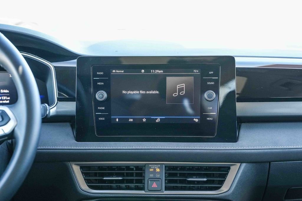 Used 2025 Volkswagen Taos SE image 16