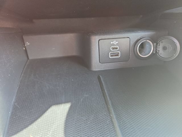 Used 2025 Ford Escape SE FWD image 18