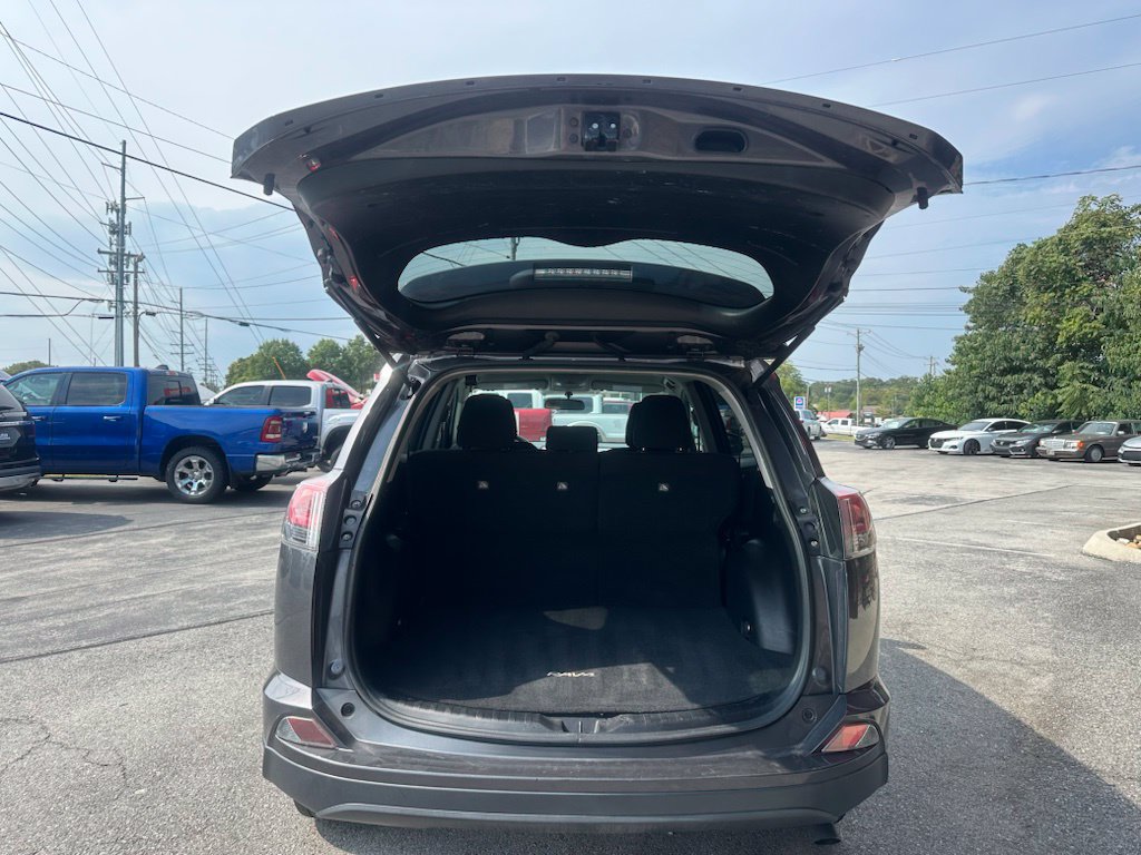 Used 2016 Toyota RAV4 LE AWD/4WD image 6