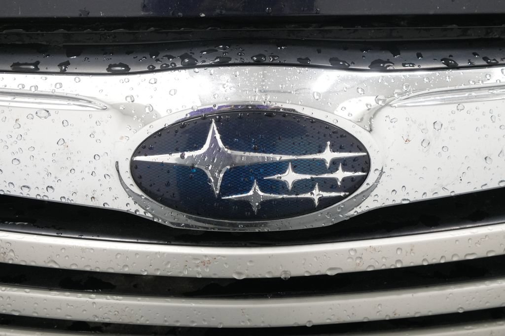 Used 2012 Subaru Outback 2.5i Limited w/ Moonroof Pkg AWD/4WD image 11