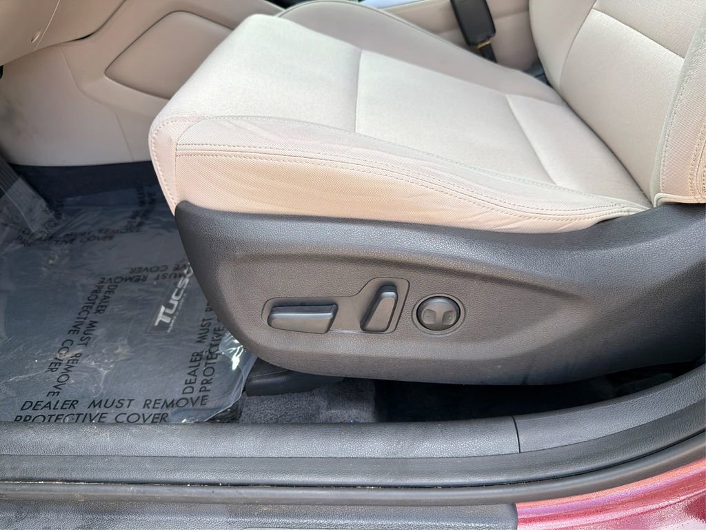 Used 2017 Hyundai Tucson SE image 19