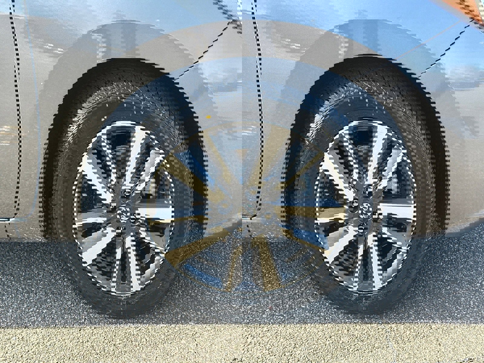 Used 2021 Nissan Versa SV image 11