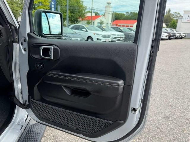 Used 2023 Jeep Wrangler Unlimited Sahara w/ Cold Weather Group AWD/4WD image 26
