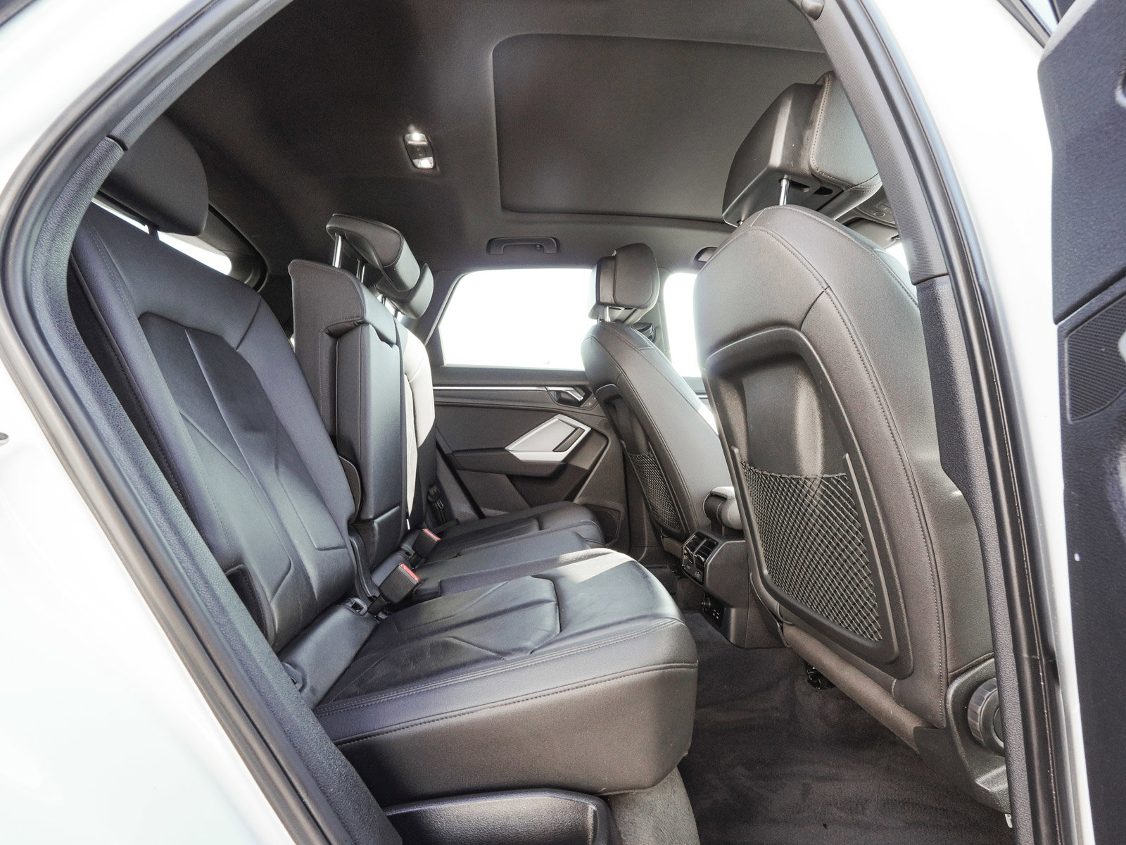 Used 2020 Audi Q3 2.0T Premium image 28