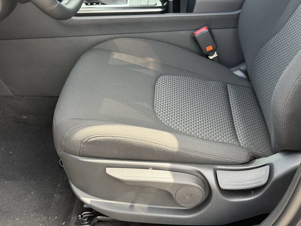 New 2026 Kia Sportage LX FWD image 23