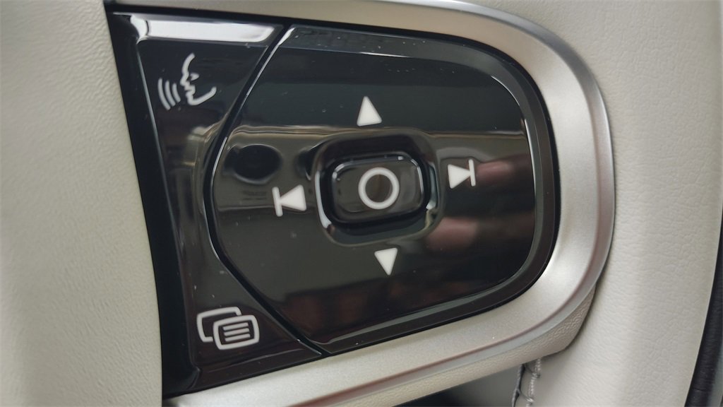 New 2026 Volvo XC90 T8 Ultra w/ Protection Package Premier image 14