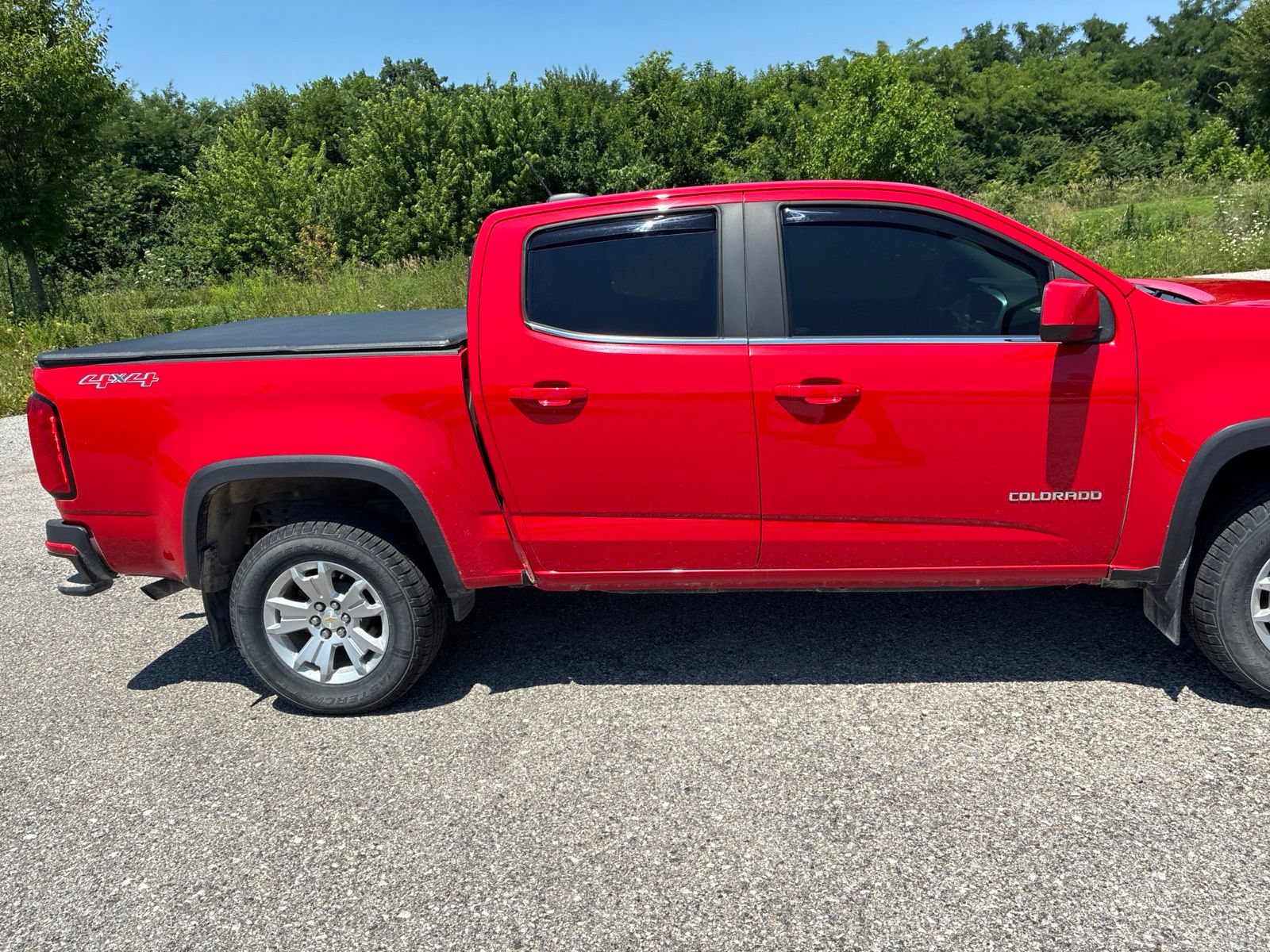 Used 2018 Chevrolet Colorado LT AWD/4WD image 15