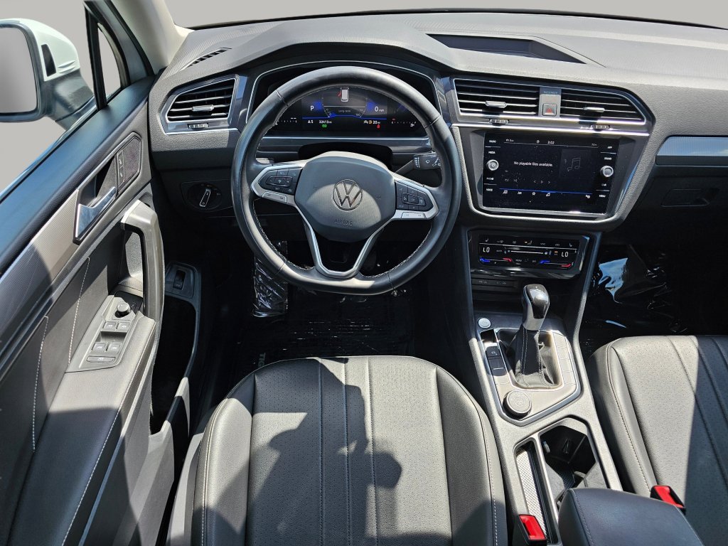 Used 2024 Volkswagen Tiguan SE image 3