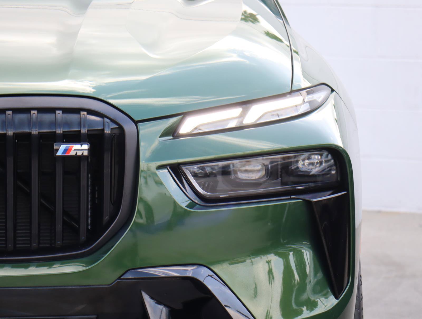 Used 2024 BMW X7 M60i w/ Executive Package image 4