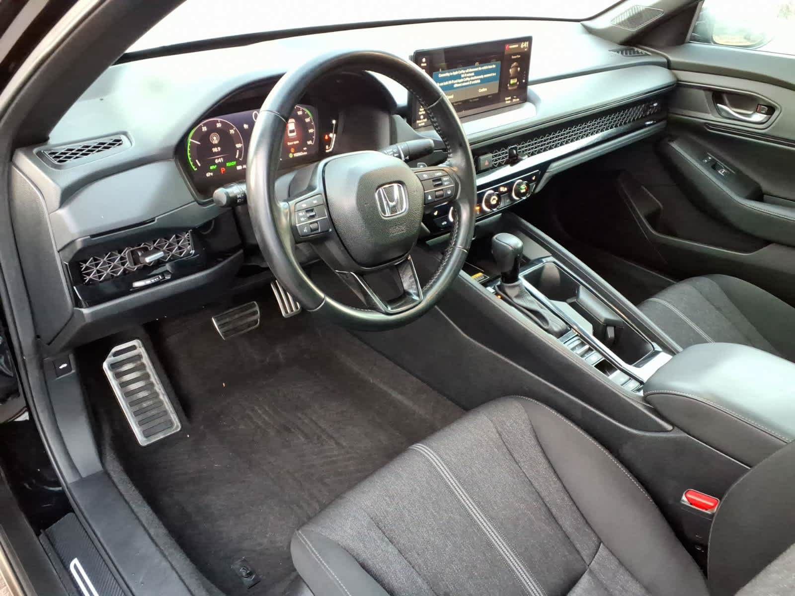 Used 2025 Honda Accord Sport image 13