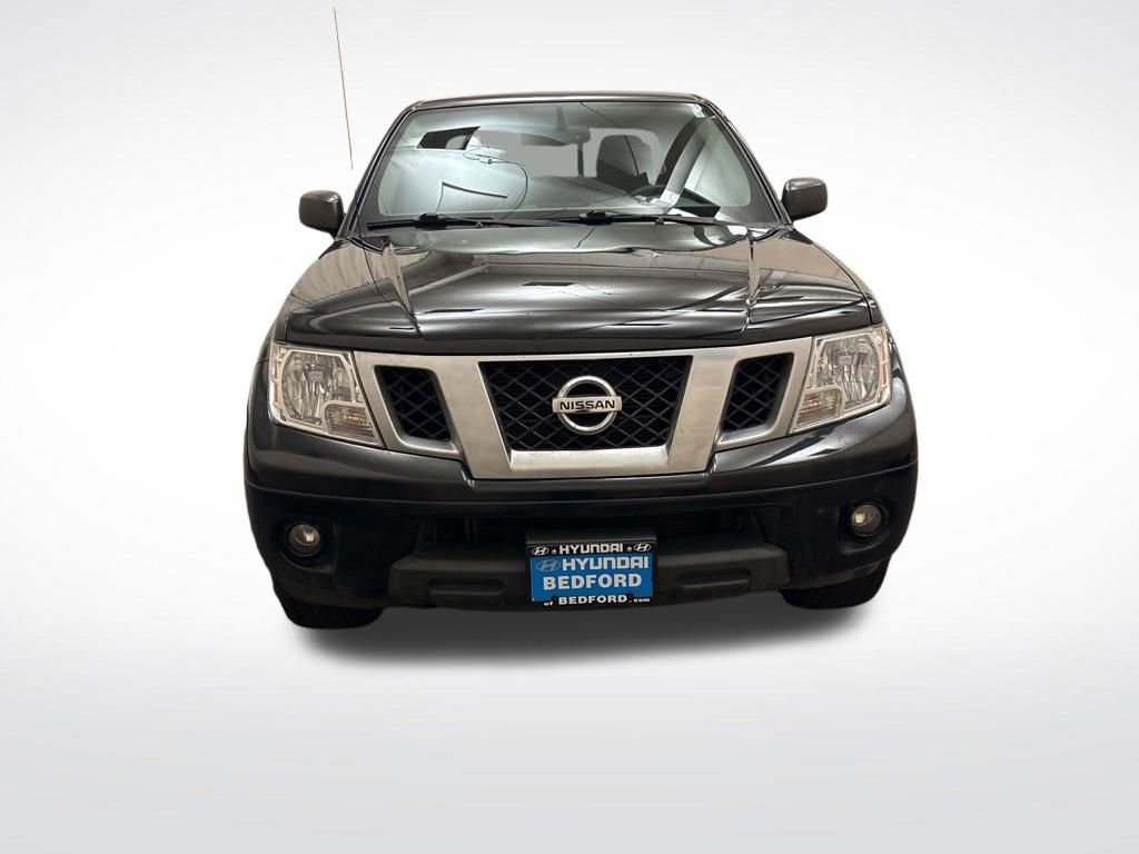 Used 2020 Nissan Frontier SV image 2