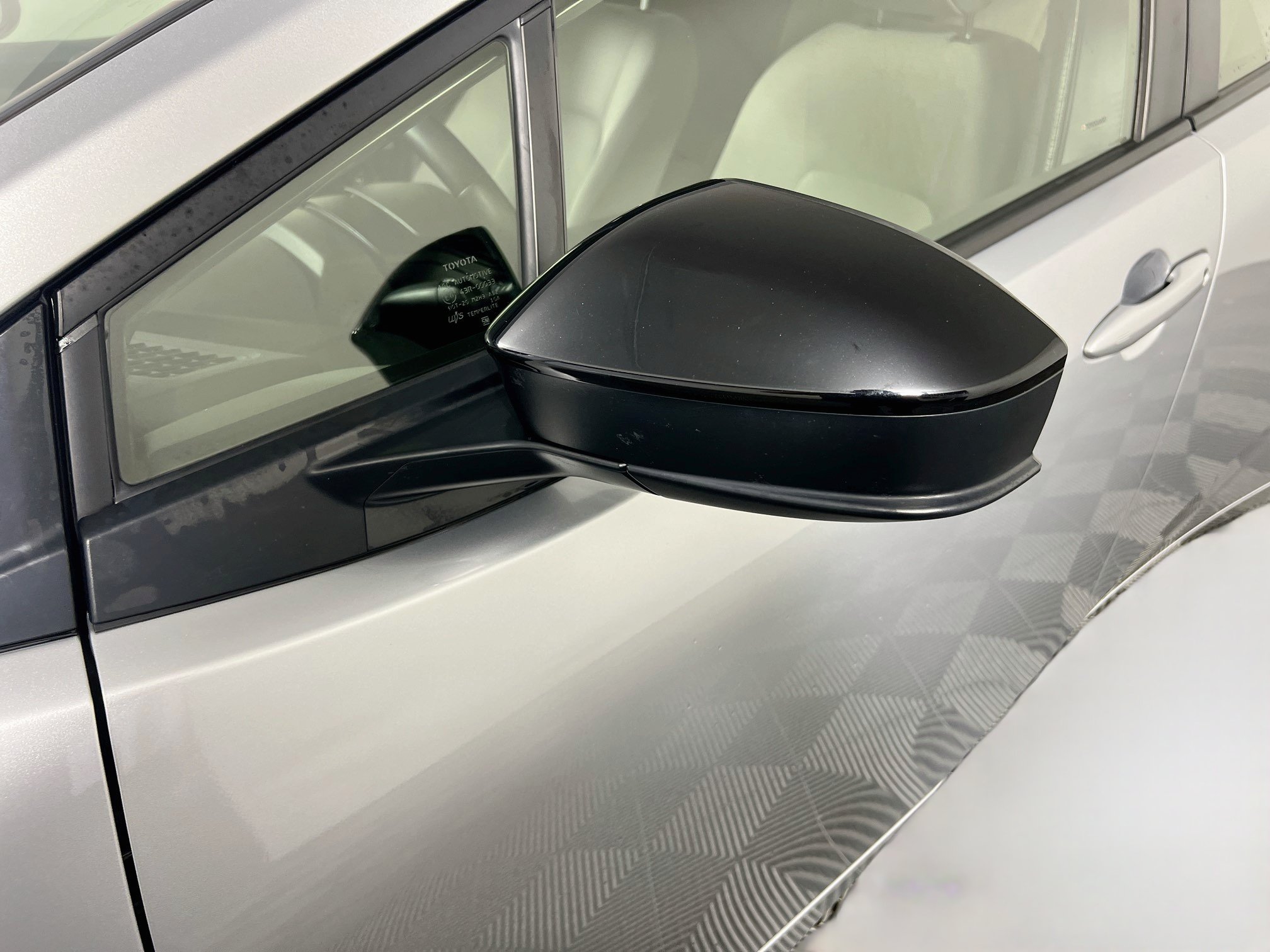 Used 2024 Toyota Prius LE FWD image 12