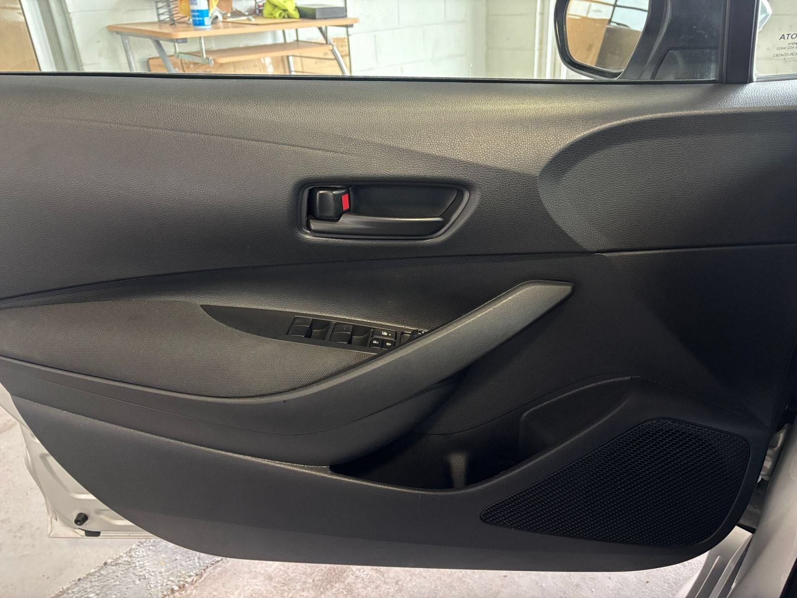Used 2025 Toyota Corolla LE FWD image 18