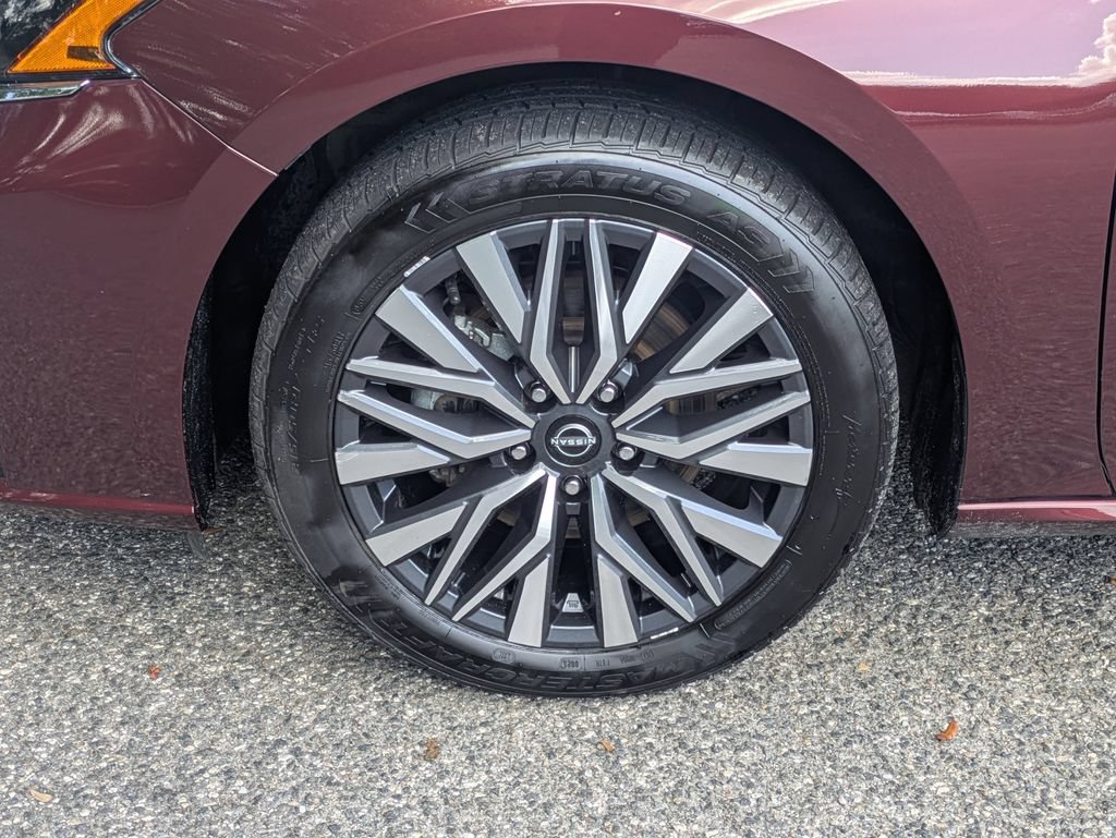 Used 2024 Nissan Altima 2.5 SV FWD image 10